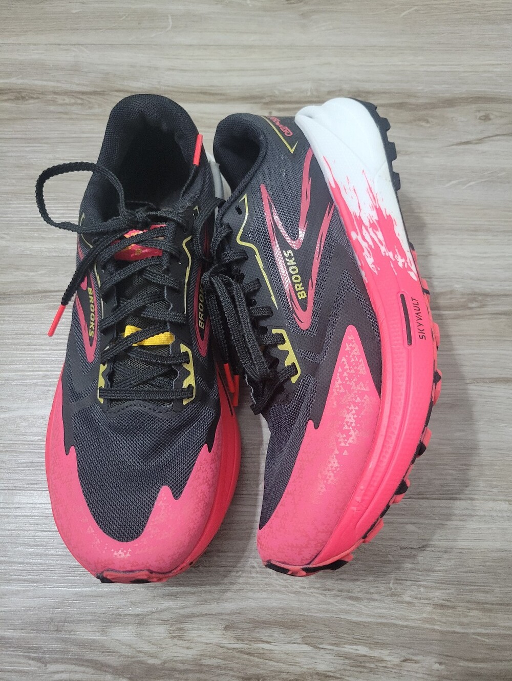 Brooks Women's Catamount 3 Trail Running Shoes Size 8.5